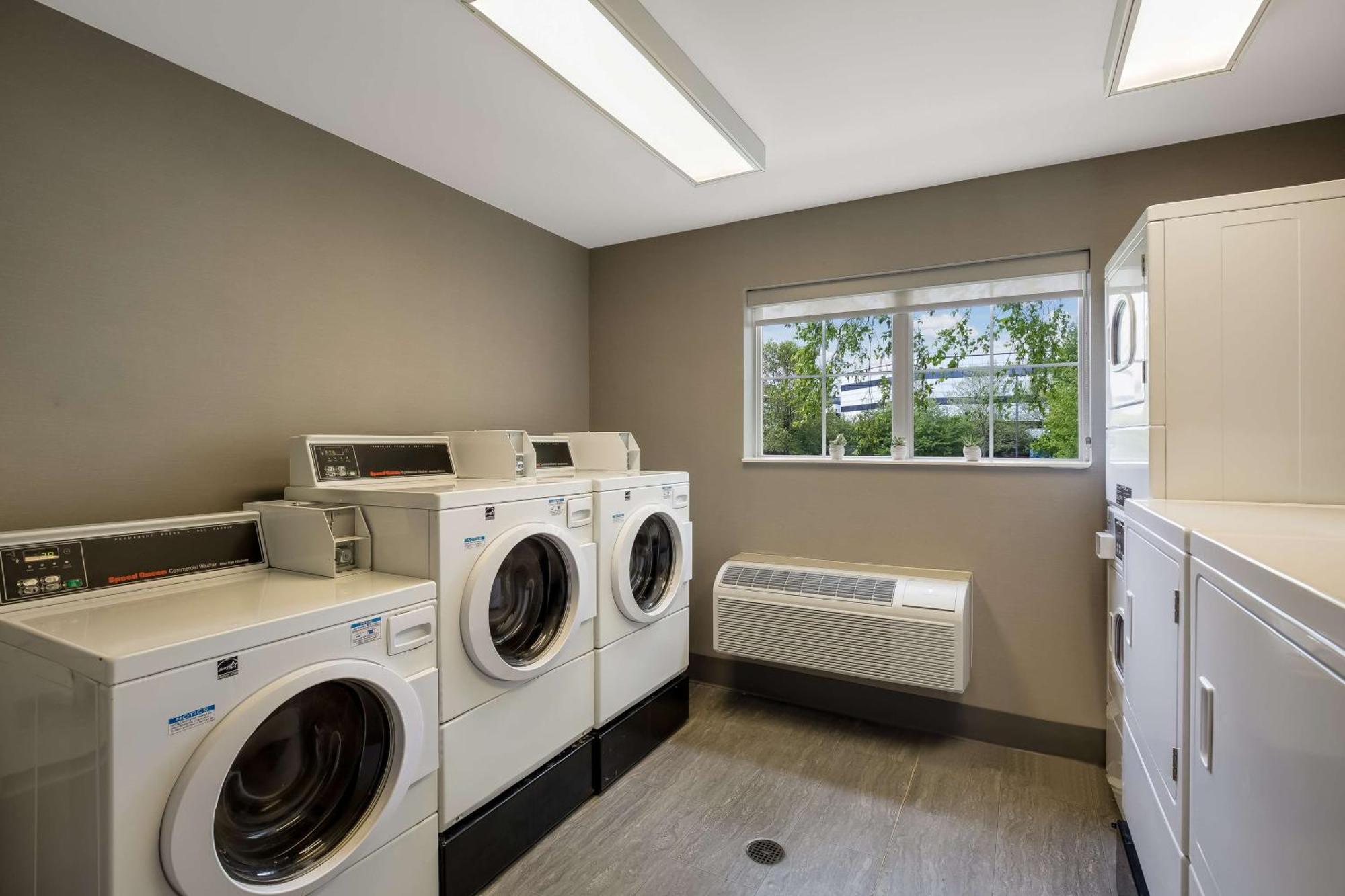 Sonesta Es Morris Plains Hotel