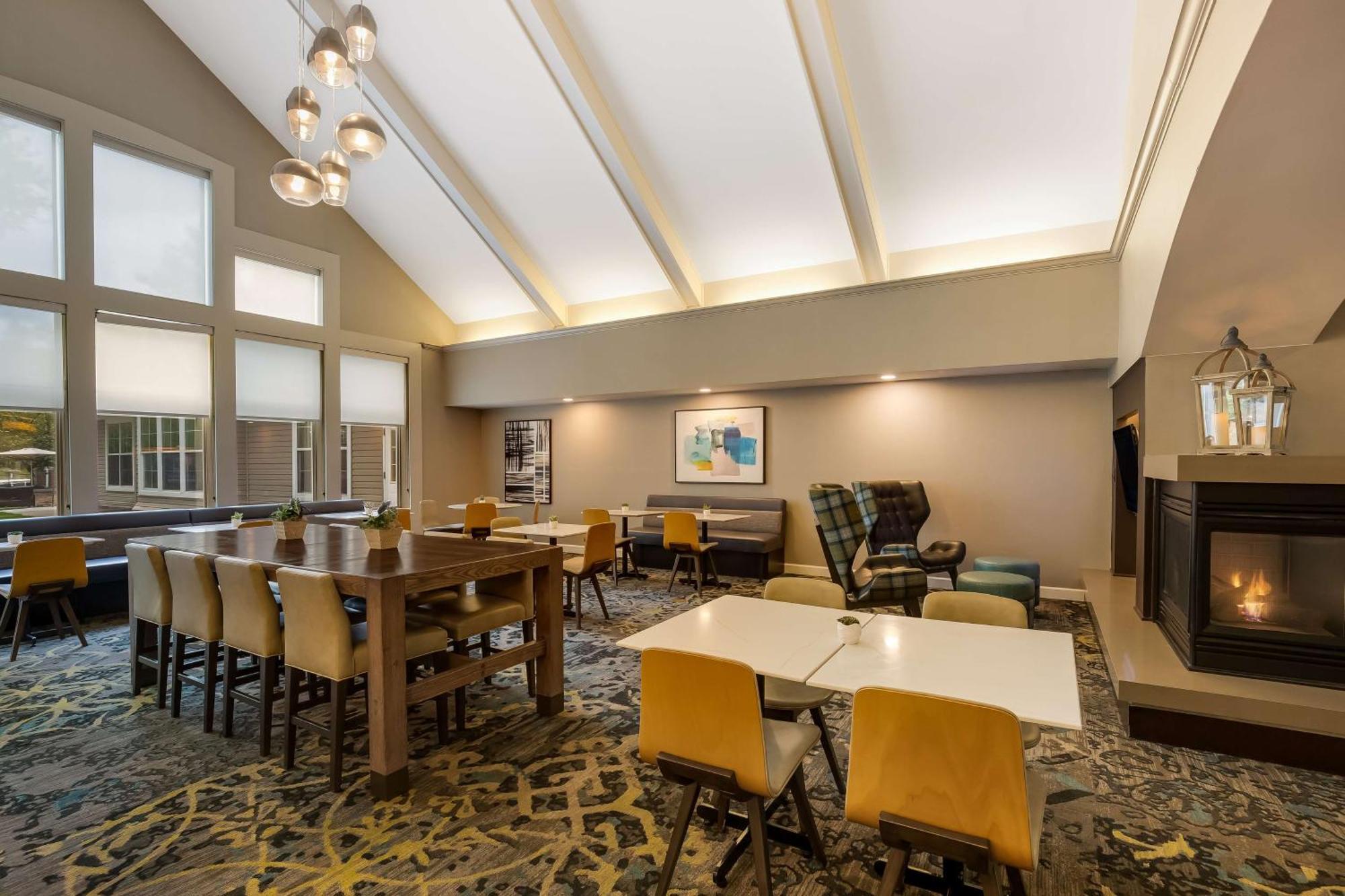 Sonesta Es Morris Plains Hotel