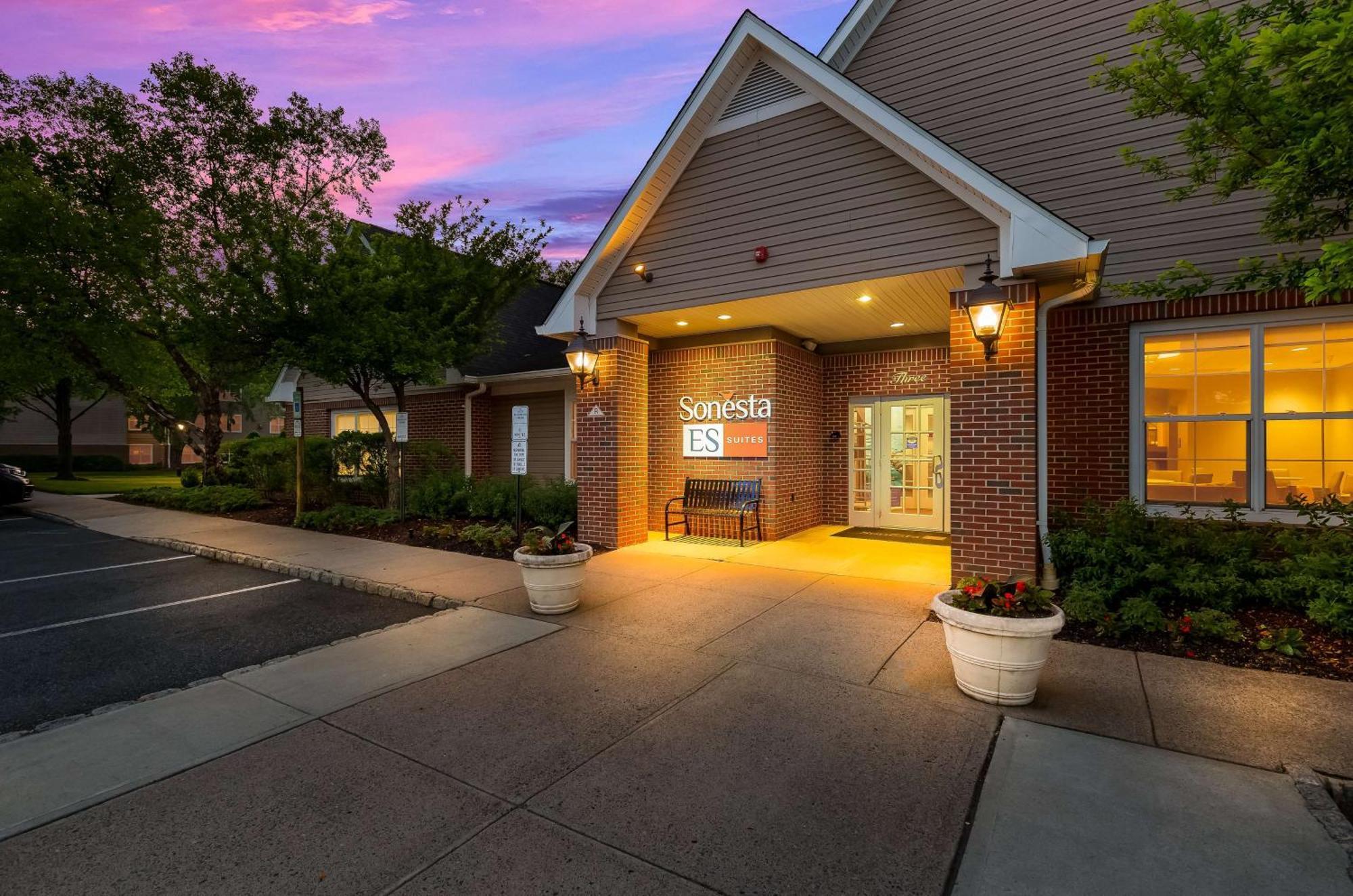 Sonesta Es Morris Plains Hotel